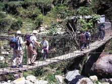 Trekking-Touren, Trekking- und Wanderreisen, Nepal: Hngebrcke